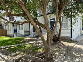 Building Photo - 638 Audubon St