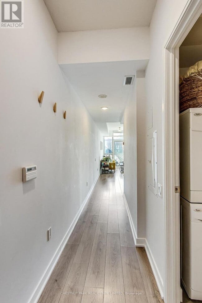 Photo du bâtiment - 775-1775 King St W