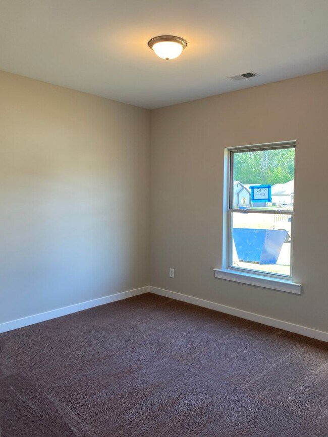Building Photo - Home for Rent in Clanton, AL...Available N...