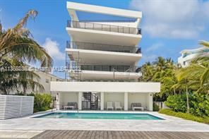 Foto principal - 3 br, 3.5 bath Condo - 1930 Bay Dr Unit 300