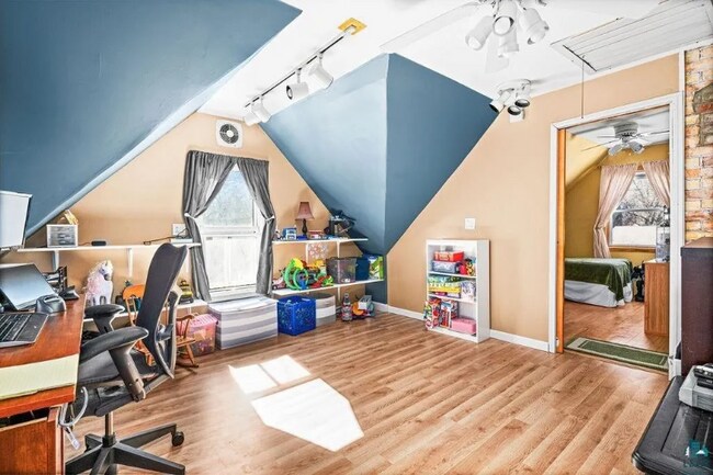 Foto del edificio - 711 E 8th St