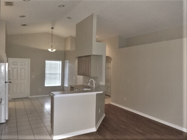 Building Photo - 623 Buckingham Dr