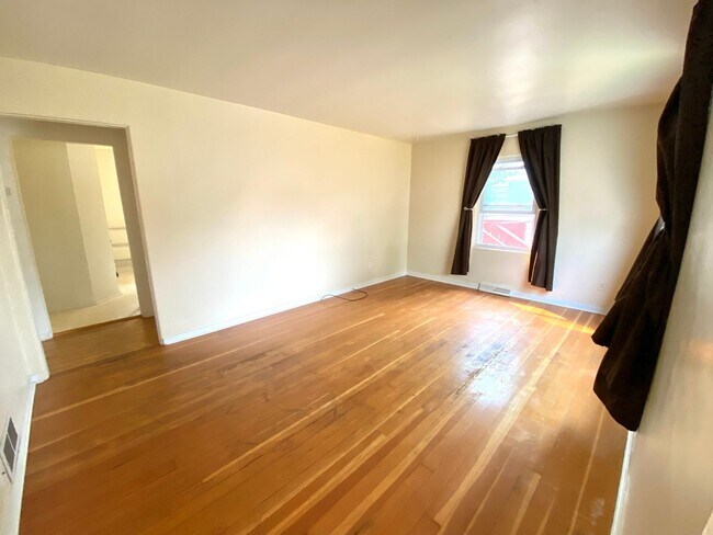 Building Photo - 3 Bed, 2 bath Home in North Fargo!!