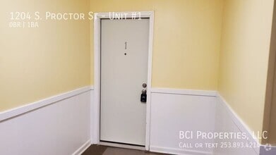 Building Photo - 1204 S Proctor St