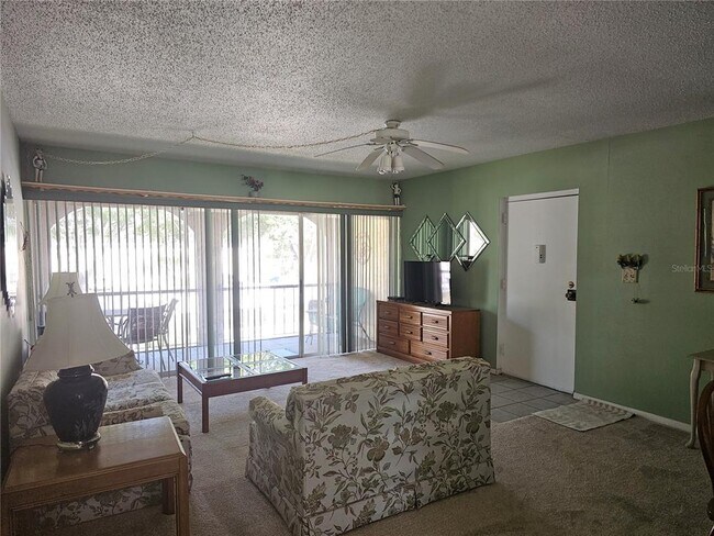 Foto del edificio - 7701 Starkey Rd