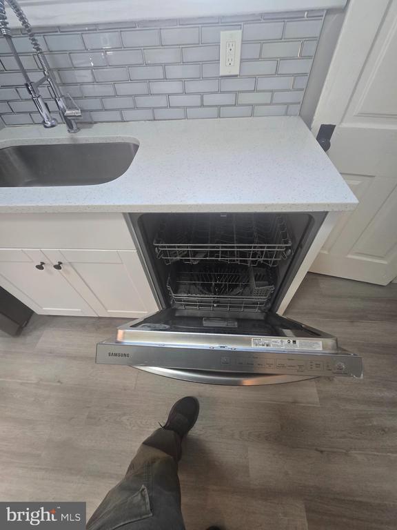 Foto del edificio - 101 E 3rd St