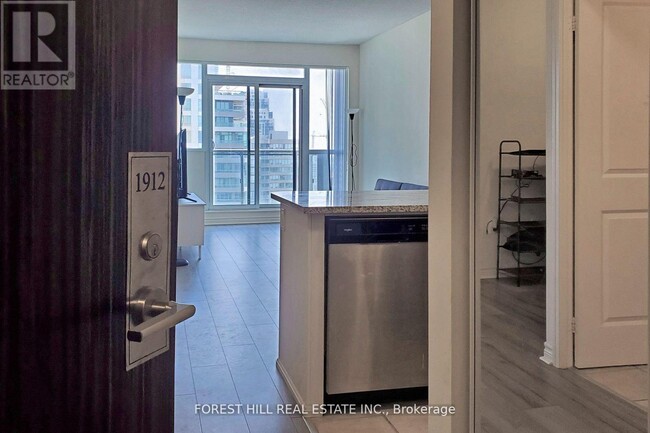 Photo du bâtiment - 349-1349 Rathburn Rd W