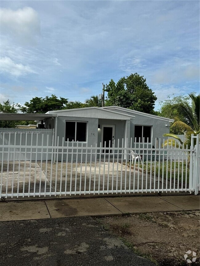 Building Photo - 110 NW 120th Ter