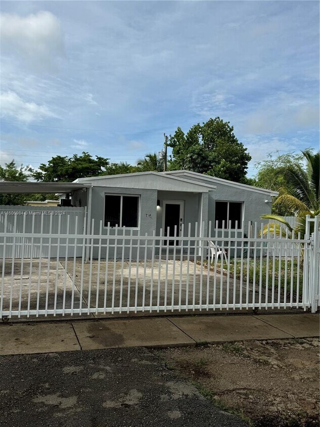 Foto principal - 110 NW 120th Ter
