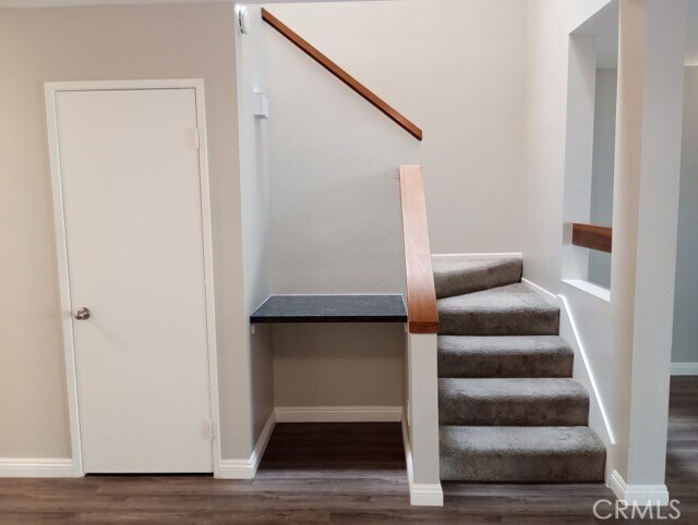 Foto del edificio - 307 N Singingwood St