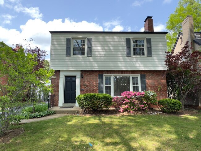 Foto del edificio - 8115 Westmoreland Ave