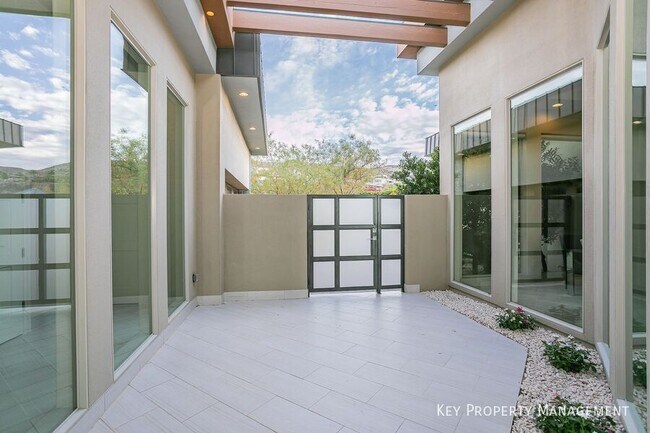 Foto del edificio - 1228 Stellar Rim Ct