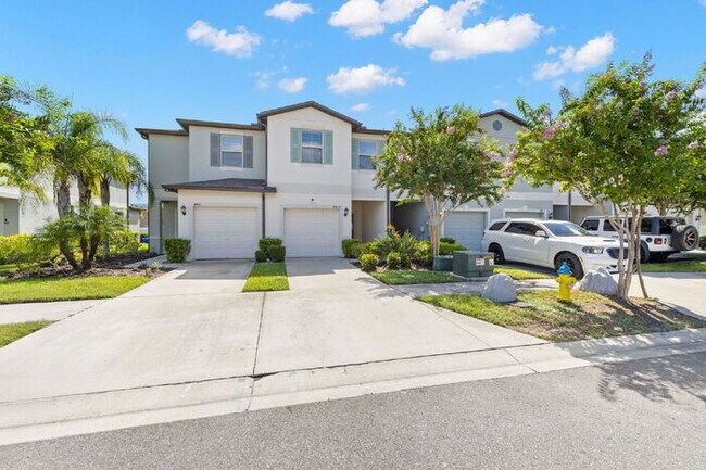Foto del edificio - NEWLY UPGRADED Town Home For Rent in Touchstone!