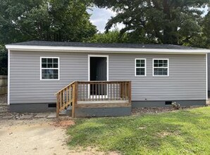 Building Photo - 104 Lawndale Ave