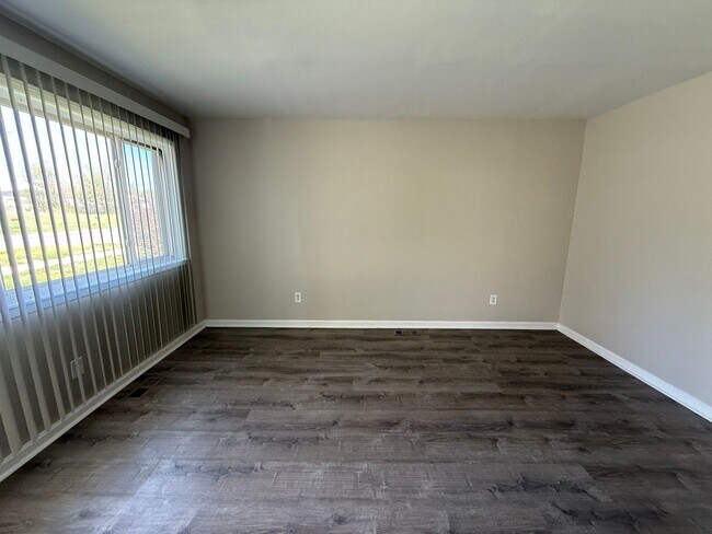 Foto del edificio - Renovated 3-Bedroom Ranch with 2-Car Garag...