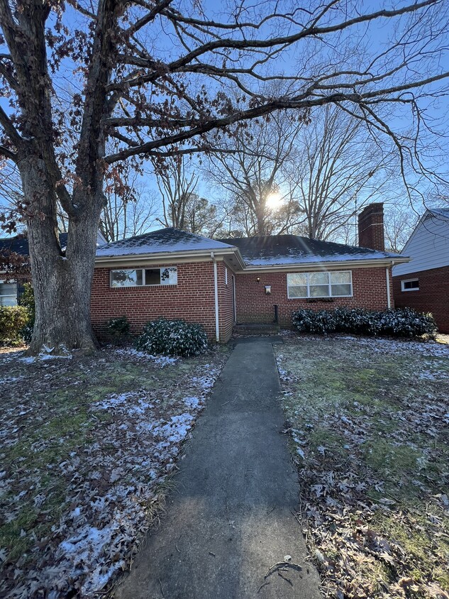Primary Photo - 5015 Wythe Ave