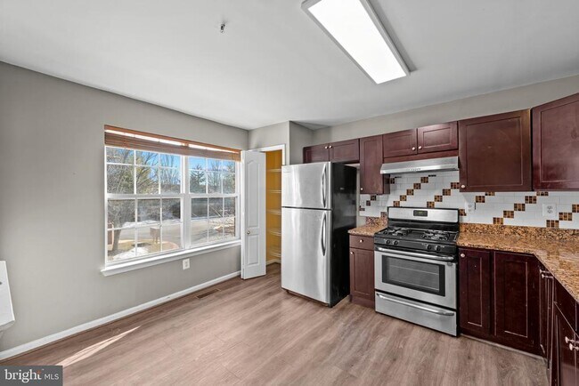 Foto del edificio - 8833 Hawthorne Ct