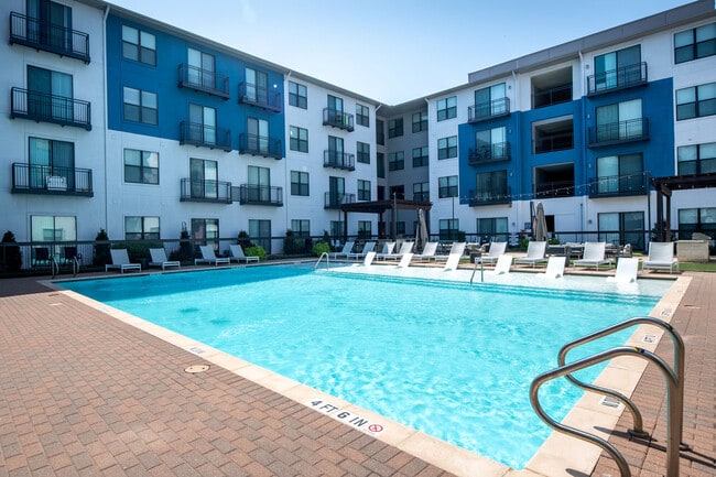 Broadstone on Trinity apartments — community photo - Broadstone on Trinity