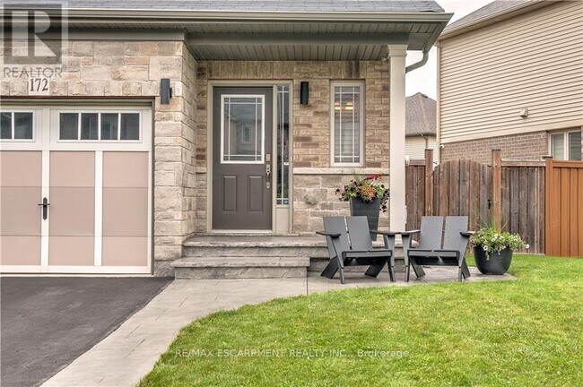 Building Photo - 172 Westbank Trail