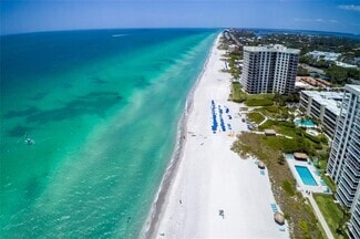 Building Photo - 2425 Gulf of Mexico Dr