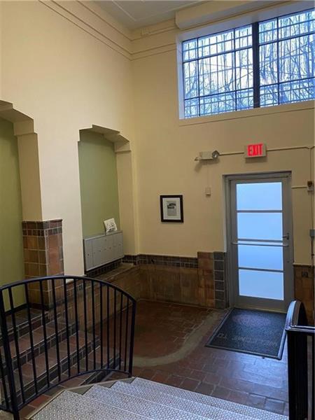 Foto del edificio - 376 Nelson St SW