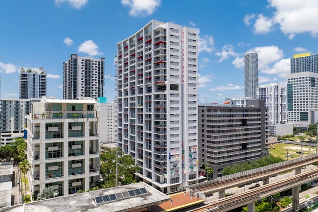 Building Photo - Brickell View Terrace