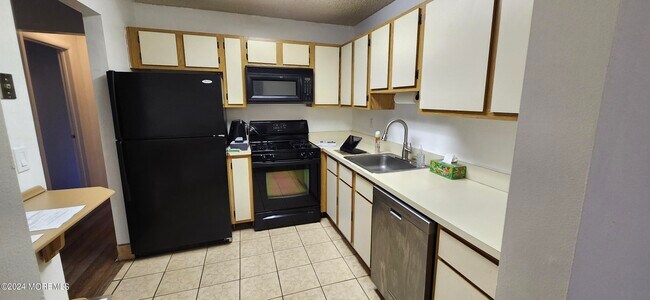 Foto del edificio - 1902 Lilly Ln