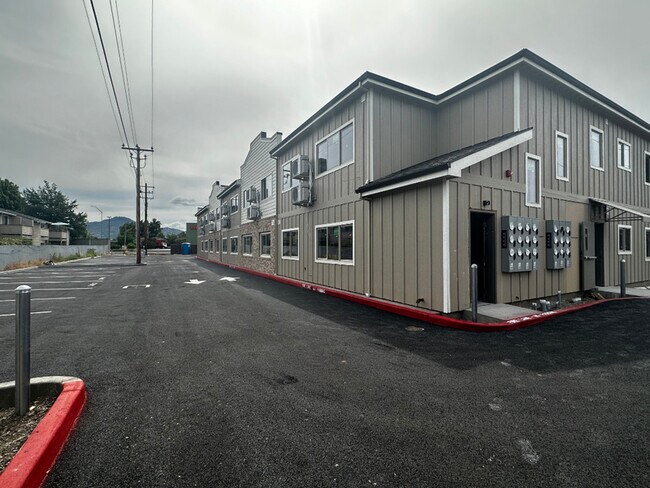 Foto del edificio - 1935 W Table Rock Rd