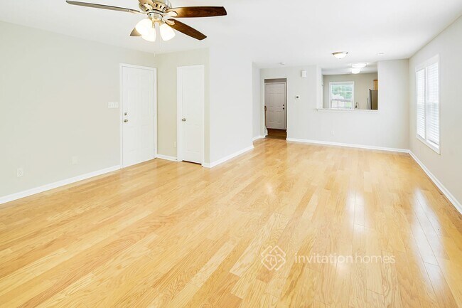 Foto del edificio - 5512 Waverly Lynn Ln