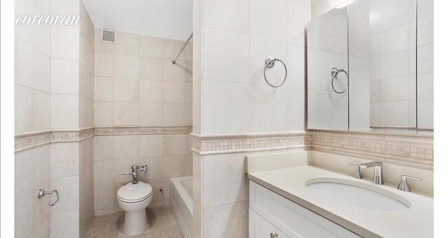 Foto del edificio - 25 E 83rd St