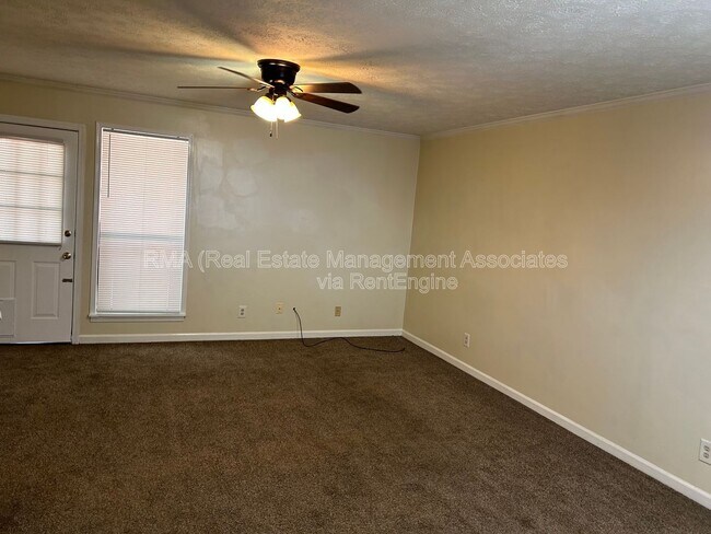 Building Photo - 128 Westwind Ct