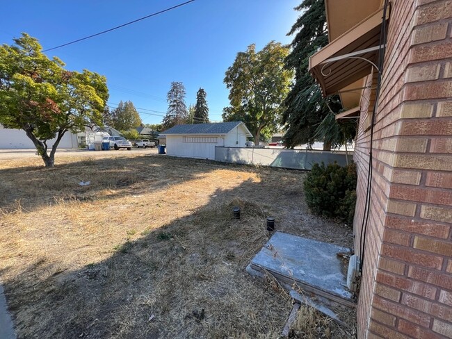 Building Photo - Charming 3 bed 1.5 bath Heart of Nampa