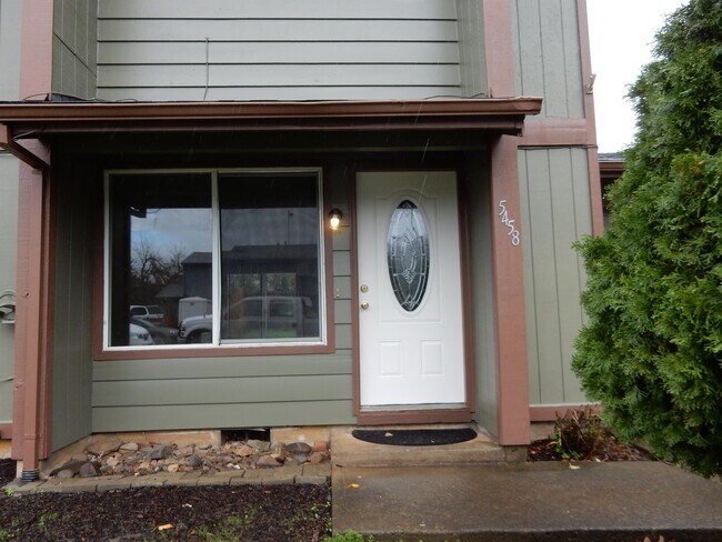 Building Photo - 5458 Nicole Ct SE