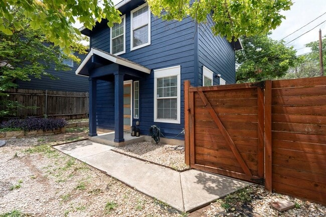 Building Photo - 1803 Maple Ave