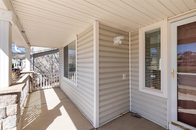 Foto del edificio - 9865 Falcon Ln