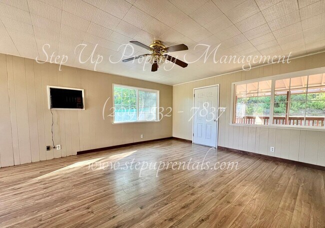 Building Photo - Rustic and Cozy 2 Bed 1 Bath Home w/ Water...
