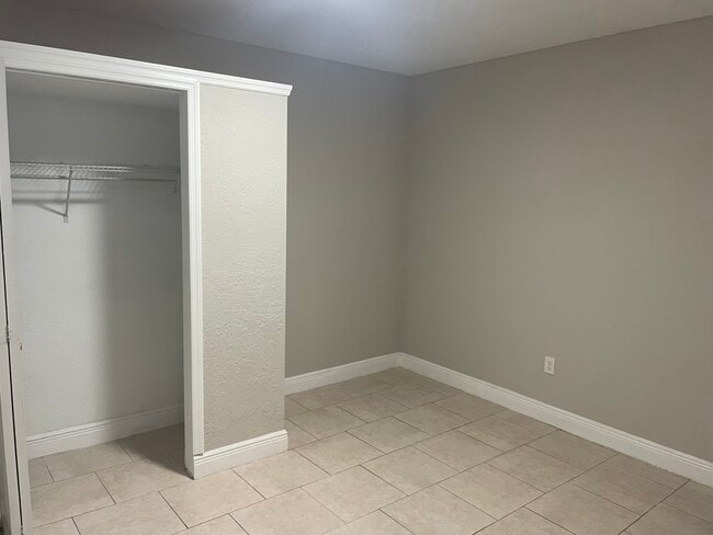 Building Photo - 2446 Quail Hollow Ave