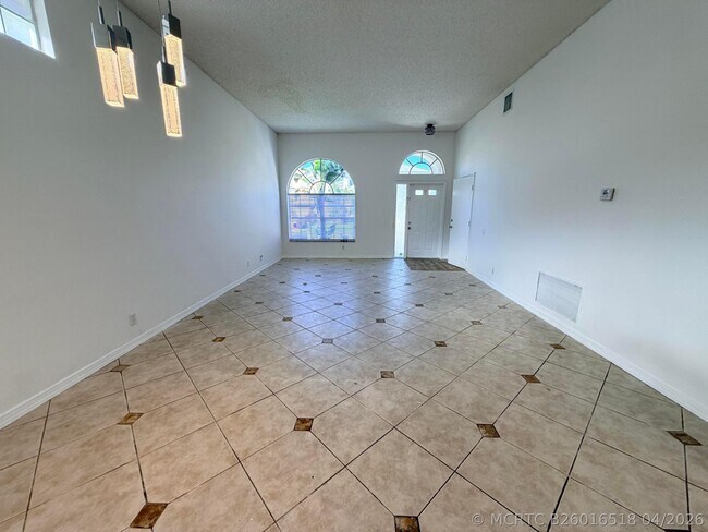 Foto del edificio - 133 Woodlake Cir
