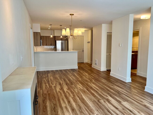 Building Photo - Stunning, Luxe Condo in Ballard! Two Beds ...
