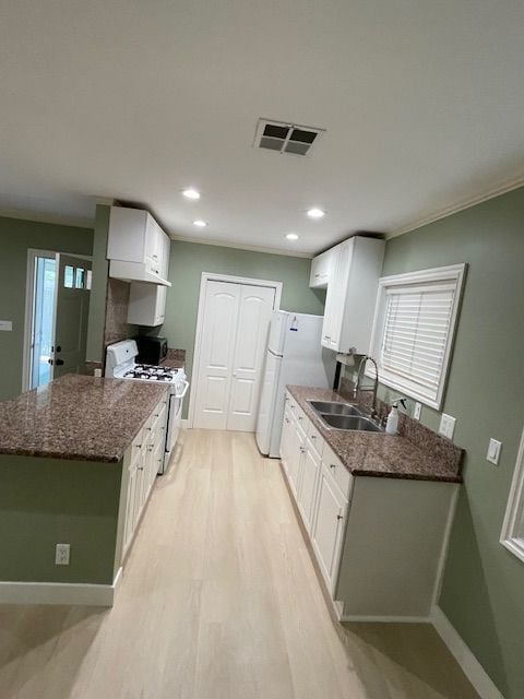 Foto del edificio - 3121 Royal Oaks Dr