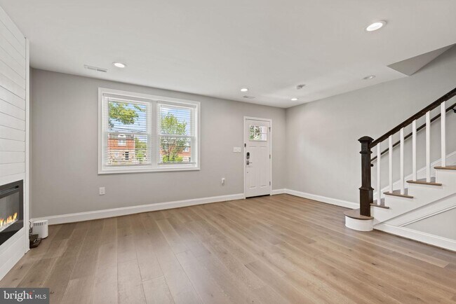 Foto del edificio - 5211 E Capitol St SE
