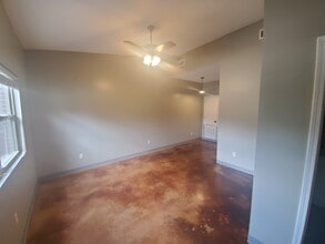 Building Photo - 1615 Aldersgate Rd