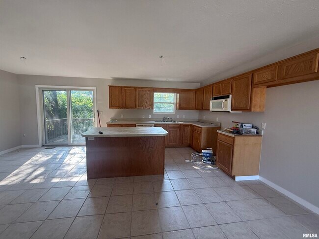 Foto del edificio - 605 Oakbrook Ave