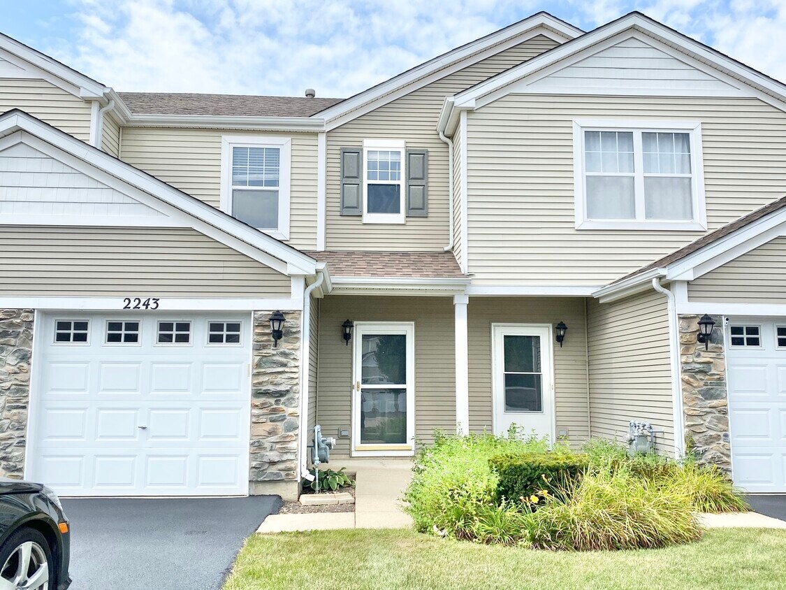 Primary Photo - 2243 Flagstone Ln