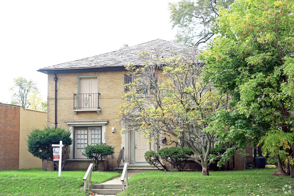 Building Photo - 198-206 Cesar E Chavez Ave