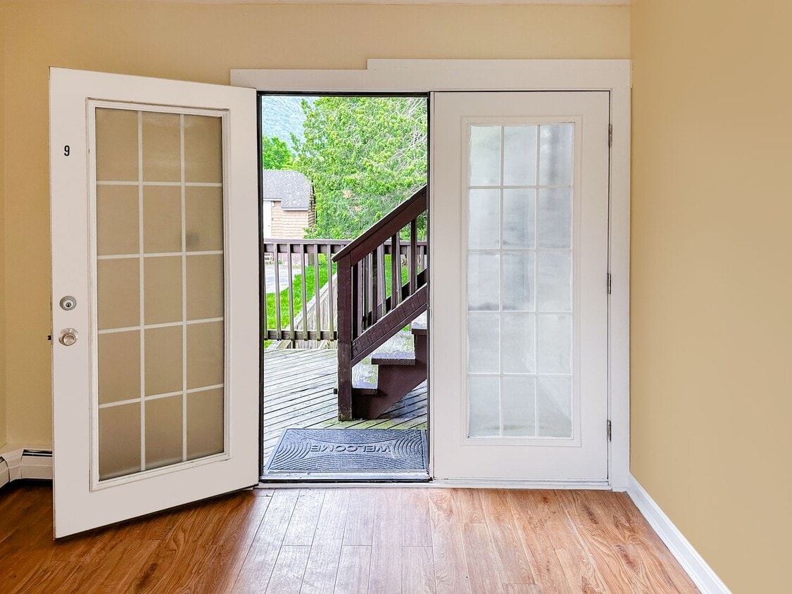 Primary Photo - Renovated 1br in Country Setting with Priv...