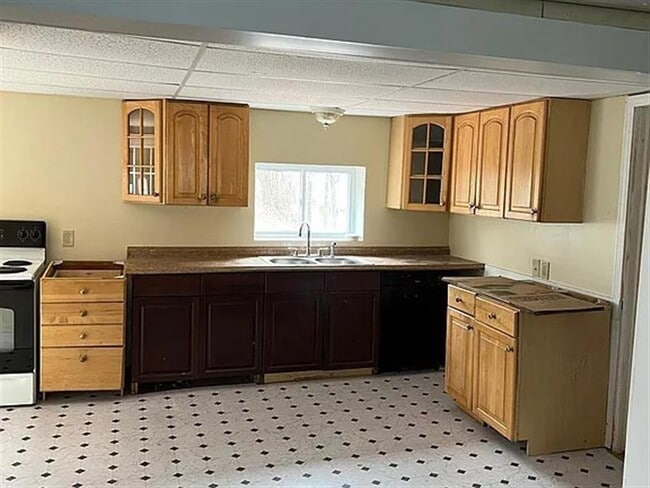 Building Photo - home is available
