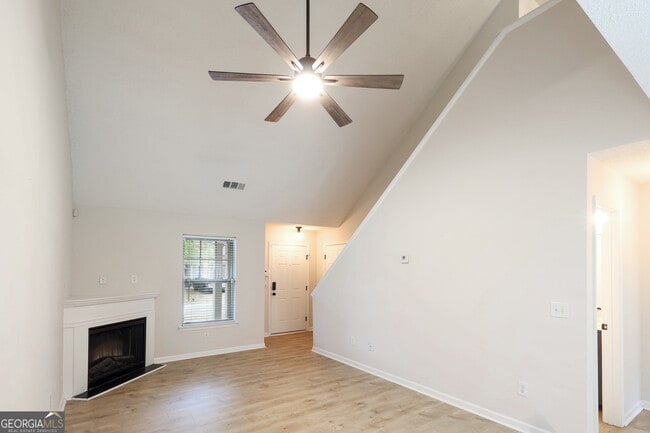 Foto del edificio - 3063 Broadleaf Trail Rd
