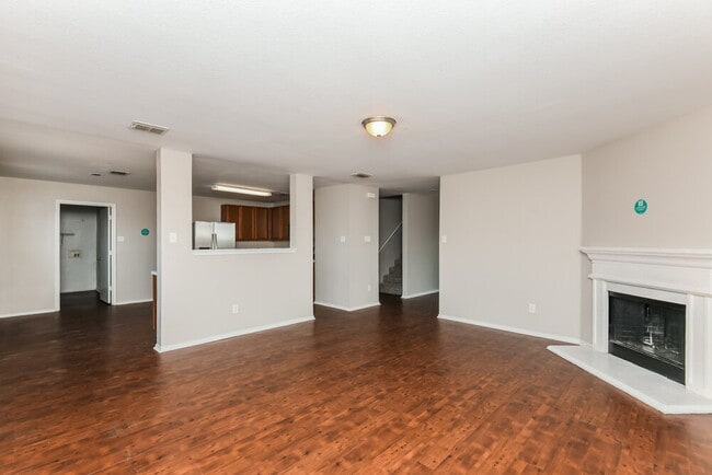 Building Photo - 1101 Maplewood Ln