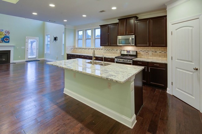 Building Photo - Vistas at Castleberry 6335 Carleen